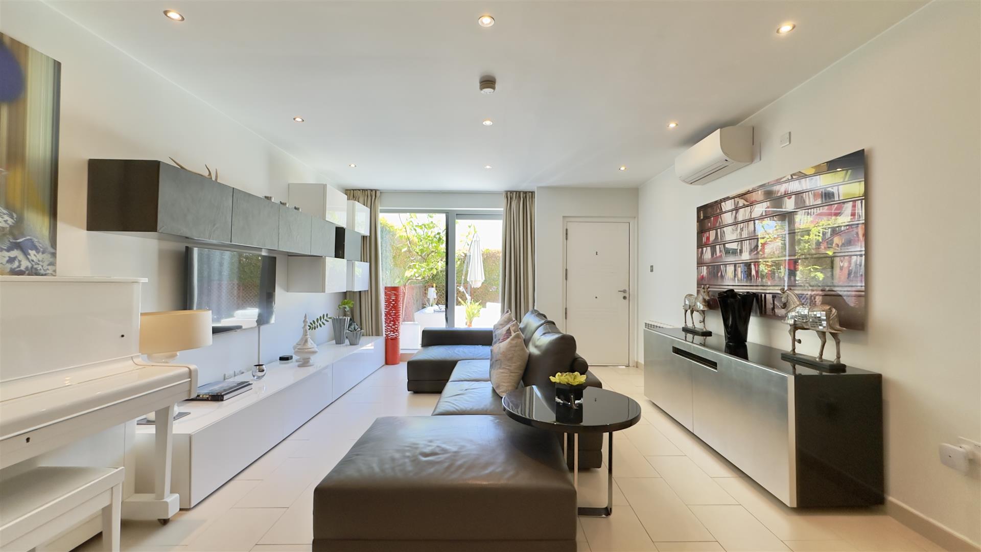 Image of Apartment - 2 Bedrooms - 2 Bathrooms for Sale in Ocean Village-Gibraltar, Image 2